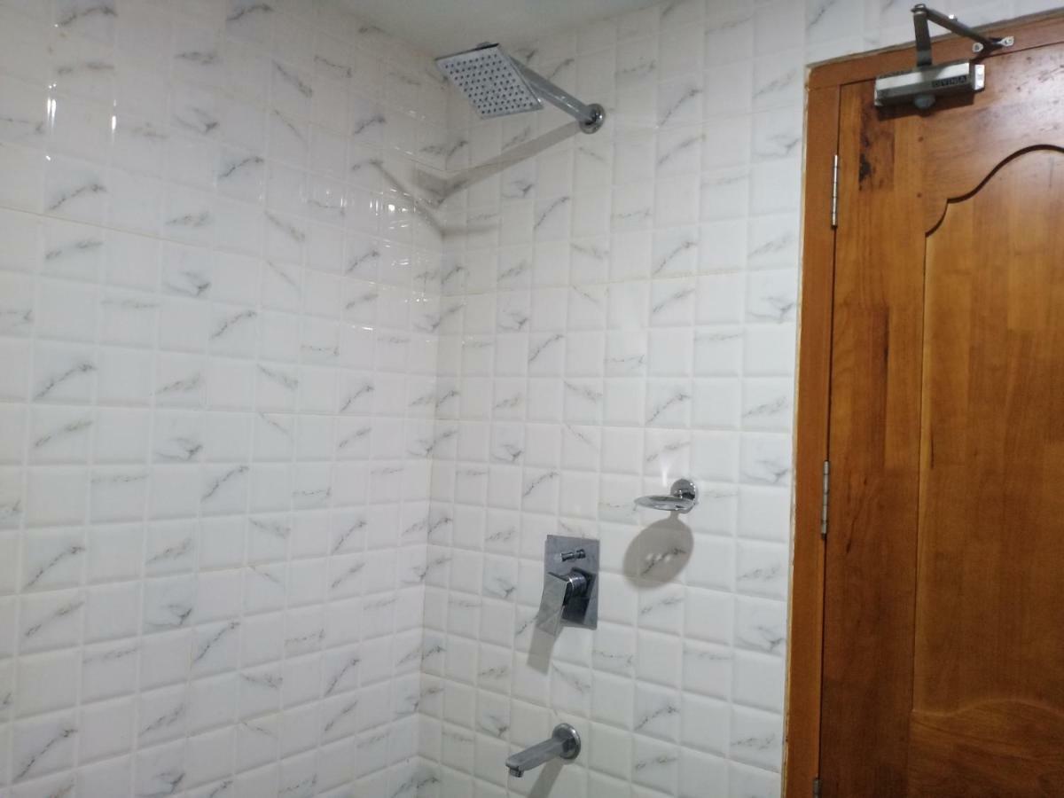 Devanganam Residency Hotel Guruvayur Exterior photo