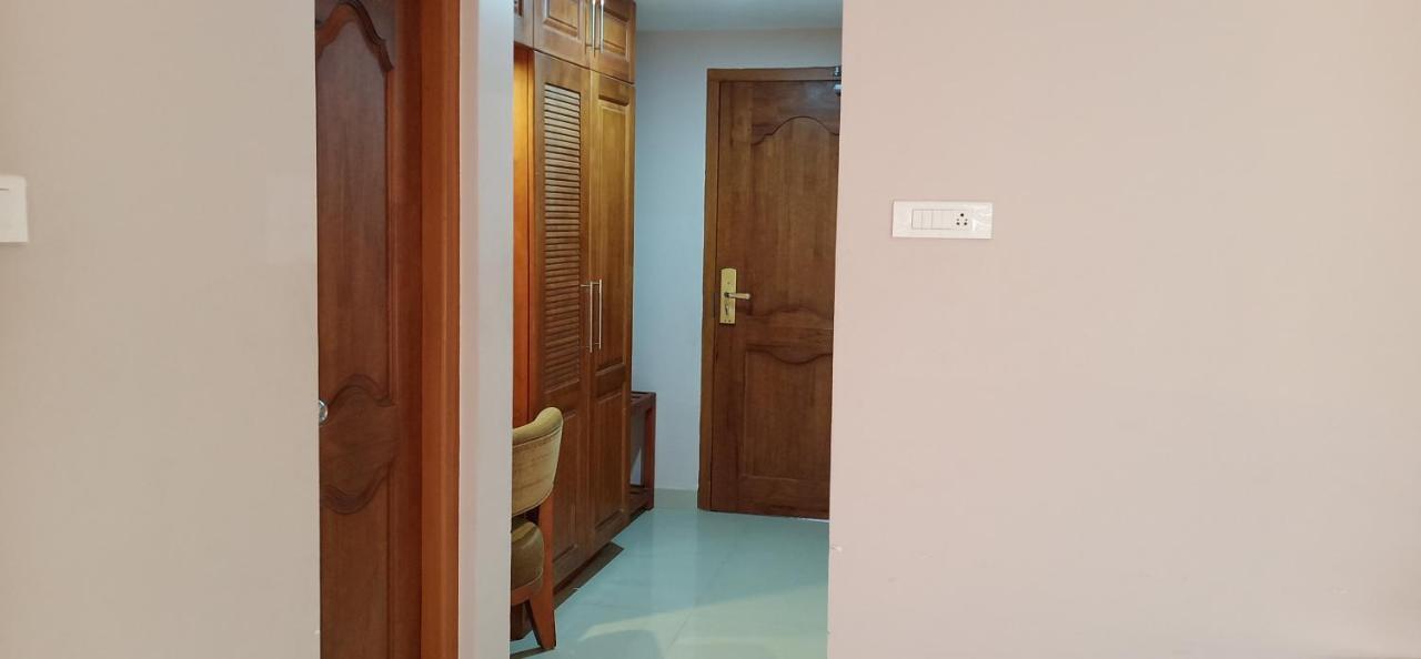 Devanganam Residency Hotel Guruvayur Exterior photo
